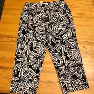 Black and white print pants